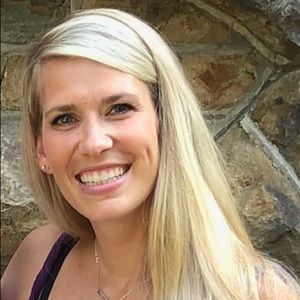 Meet your Posher, Abbey